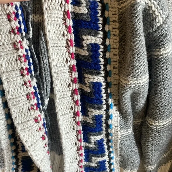 American eagle sweater - Picture 2 of 3